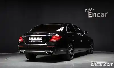 Mercedes-Benz E-Class 2019 2.0 гидро, миниатюра 2