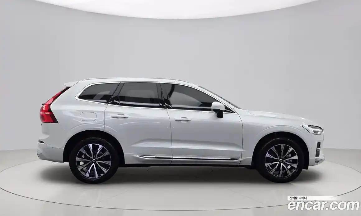 Volvo XC60 2025 2.0 гидро в Москве № 195799, фото 4