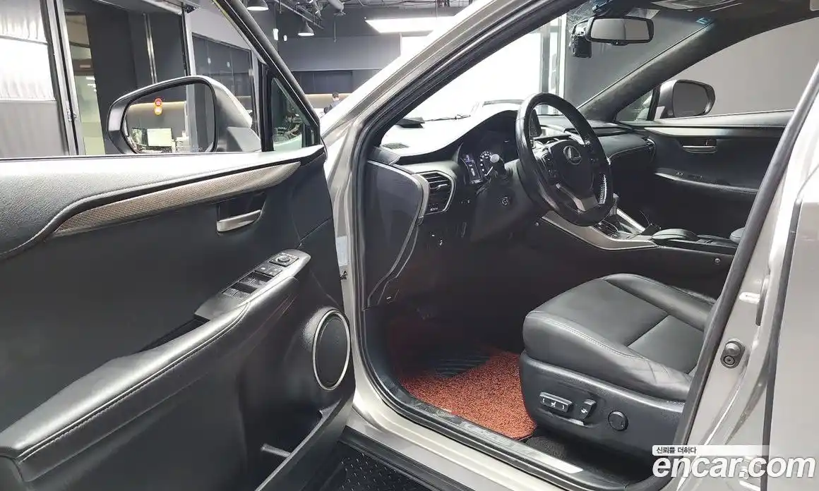 Lexus NX 2016 2.5 гидро в Москве № 198902, фото 10
