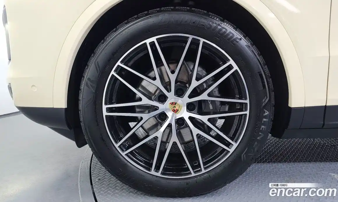 Porsche Cayenne 2024 3.0 гидро в Москве № 213037, фото 5