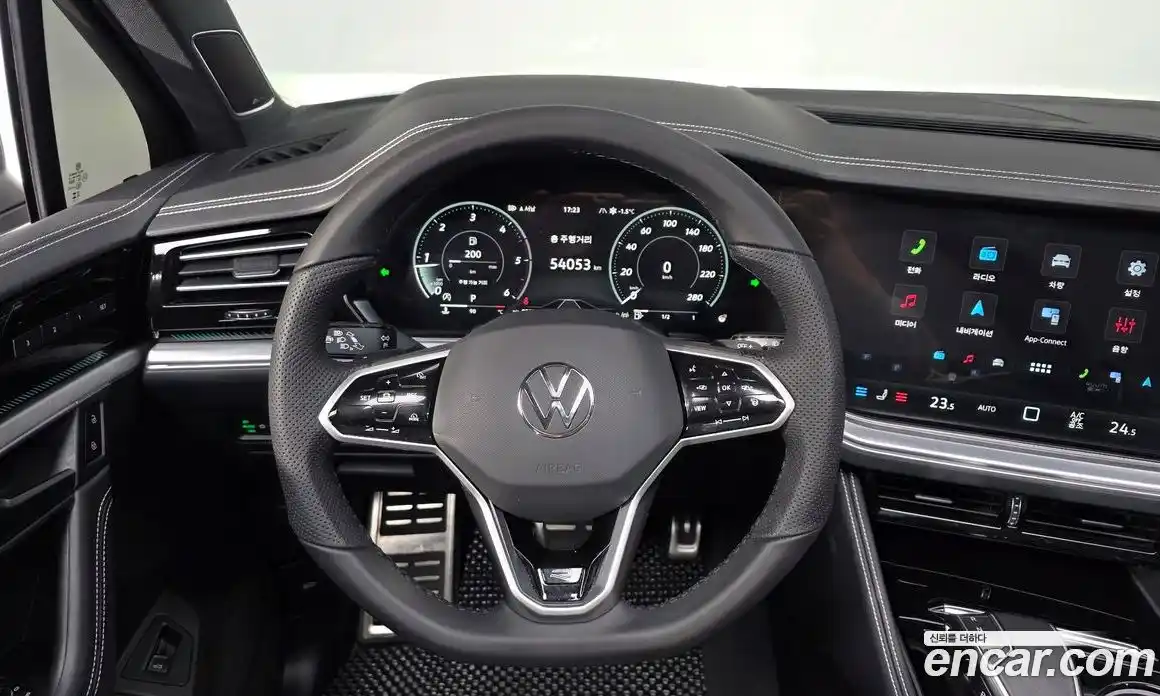 Volkswagen Touareg 2024 3.0 гидро в Москве № 214967, фото 12