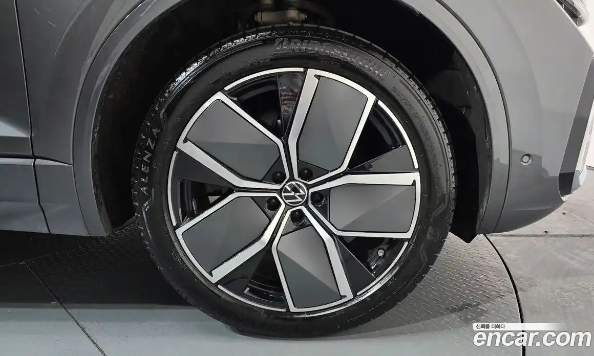 Volkswagen Touareg 2024 3.0 гидро в Москве № 214967, фото 4