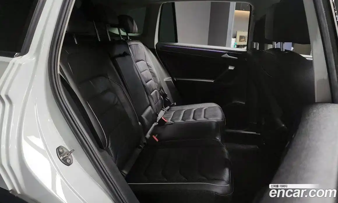 Volkswagen Tiguan 2021 2.0 гидро в Москве № 214981, фото 12