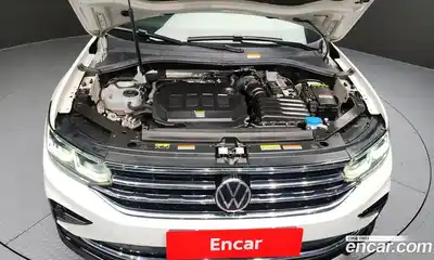 Volkswagen Tiguan 2021 2.0 гидро в Москве № 214981, миниатюра 6