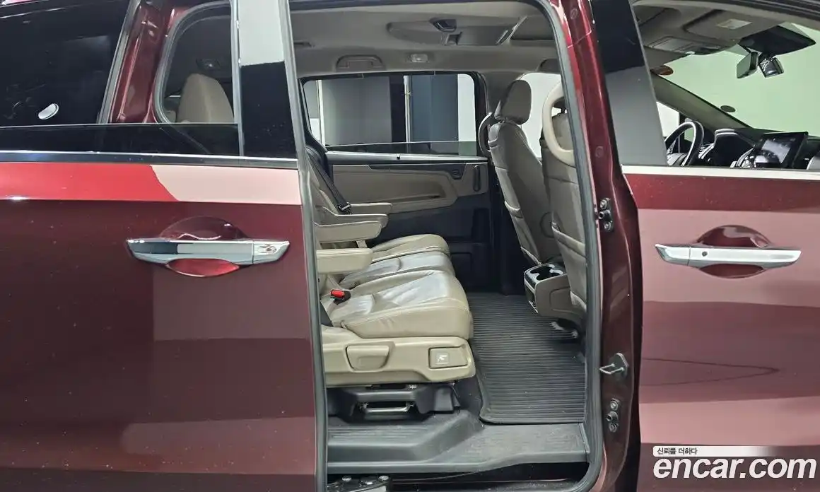 Honda Odyssey 2018 3.5 гидро в Москве № 215677, фото 12
