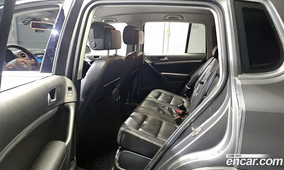 Volkswagen Tiguan 2015 2.0 гидро в Москве № 217136, фото 11