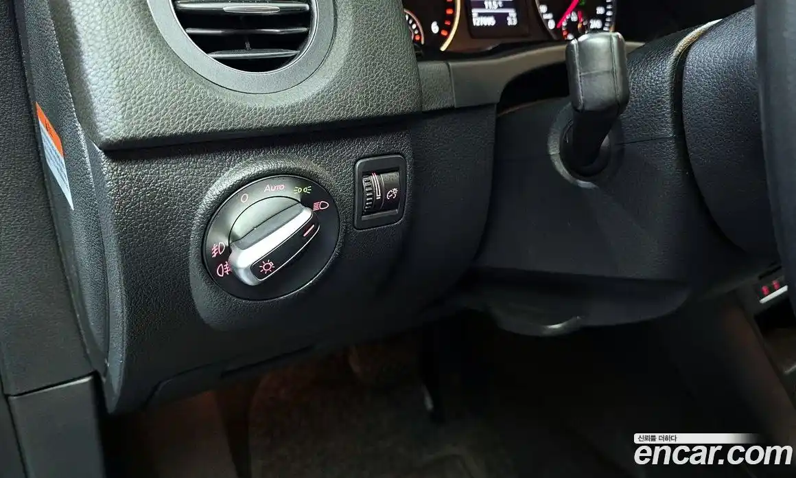 Volkswagen Tiguan 2015 2.0 гидро в Москве № 217136, фото 15