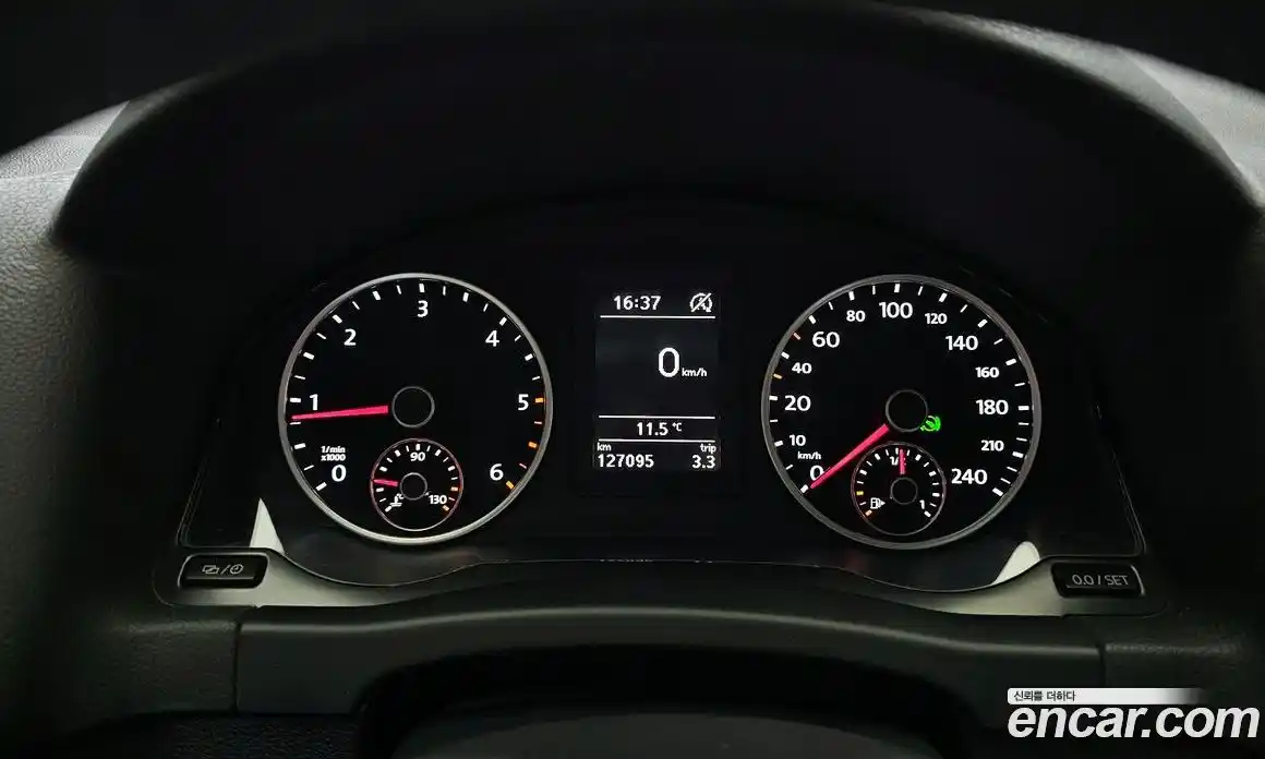 Volkswagen Tiguan 2015 2.0 гидро в Москве № 217136, фото 8