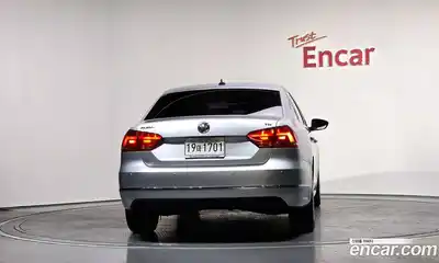 Volkswagen Passat 2014 2.0 гидро в Москве № 217454, миниатюра 4