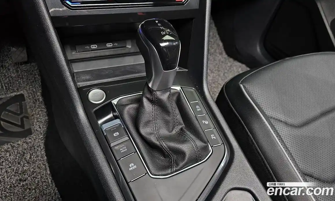 Volkswagen Tiguan 2022 2.0 гидро в Москве № 232099, фото 9