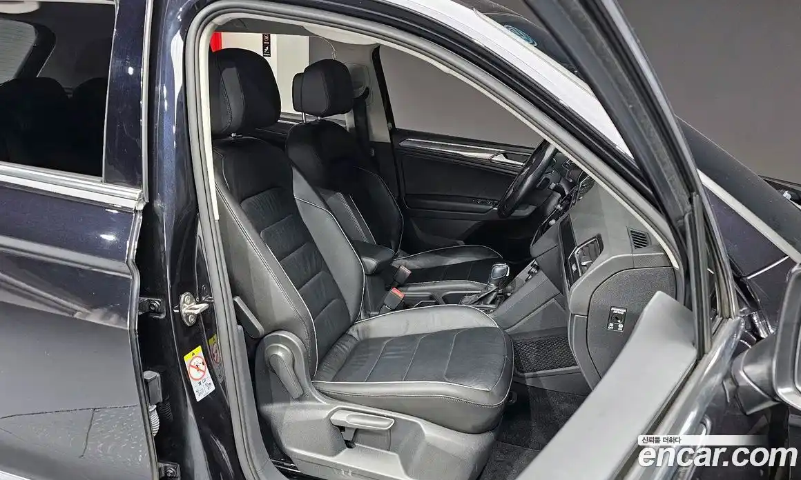 Volkswagen Tiguan 2018 2.0 гидро в Москве № 232218, фото 12