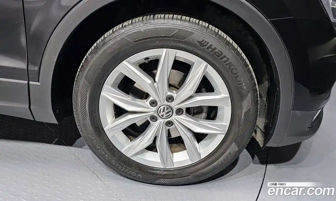 Volkswagen Tiguan 2018 2.0 гидро в Москве № 232218, фото 5