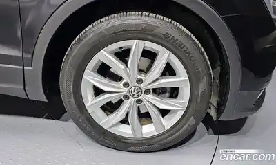 Volkswagen Tiguan 2018 2.0 гидро в Москве № 232218, миниатюра 5