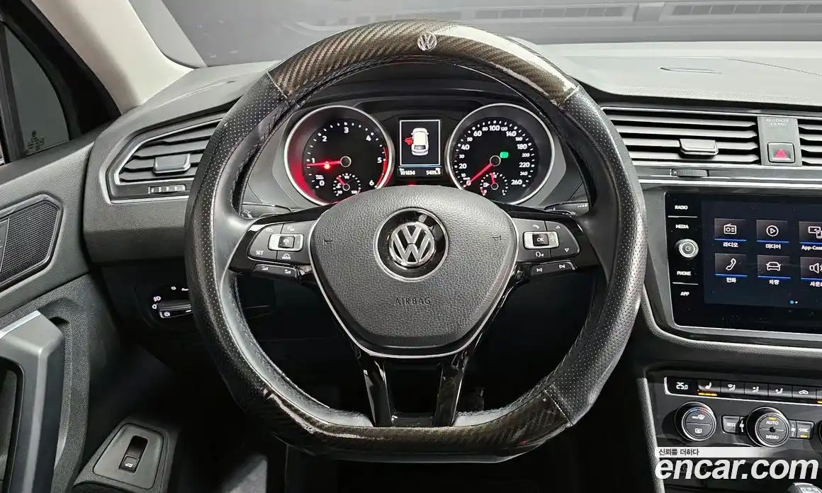 Volkswagen Tiguan 2018 2.0 гидро в Москве № 232218, фото 9