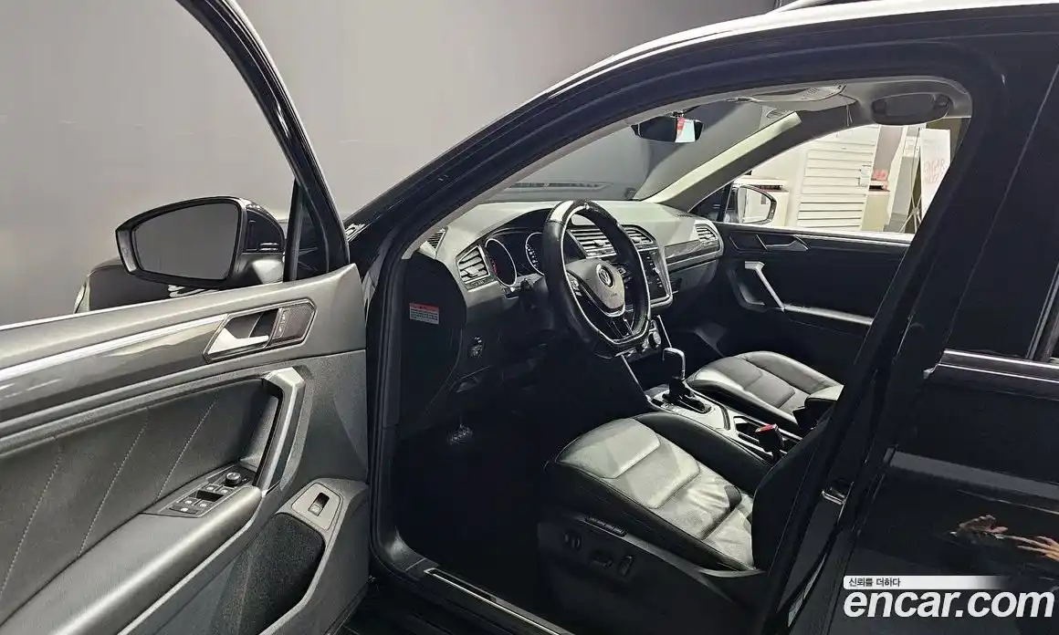 Volkswagen Tiguan 2018 2.0 гидро в Москве № 232218, фото 10