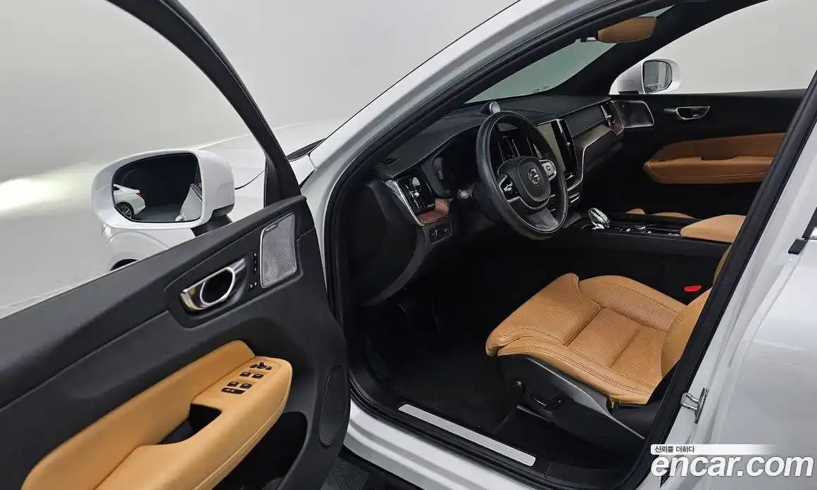 Volvo XC60 2021 2.0 гидро в Москве № 251100, фото 11
