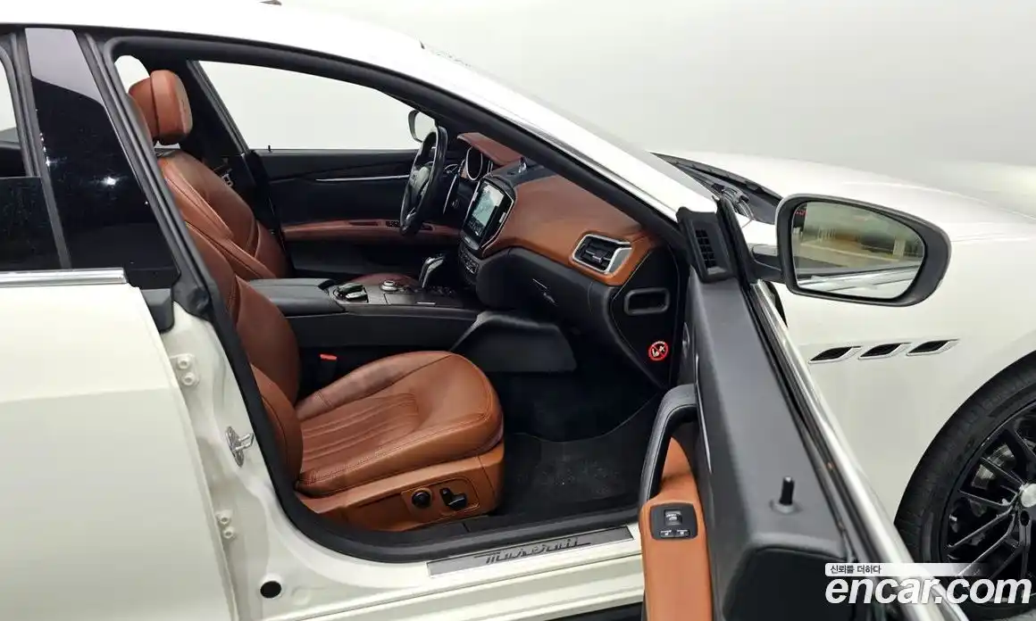 Maserati Ghibli 2019 3.0 гидро в Москве № 255920, фото 11