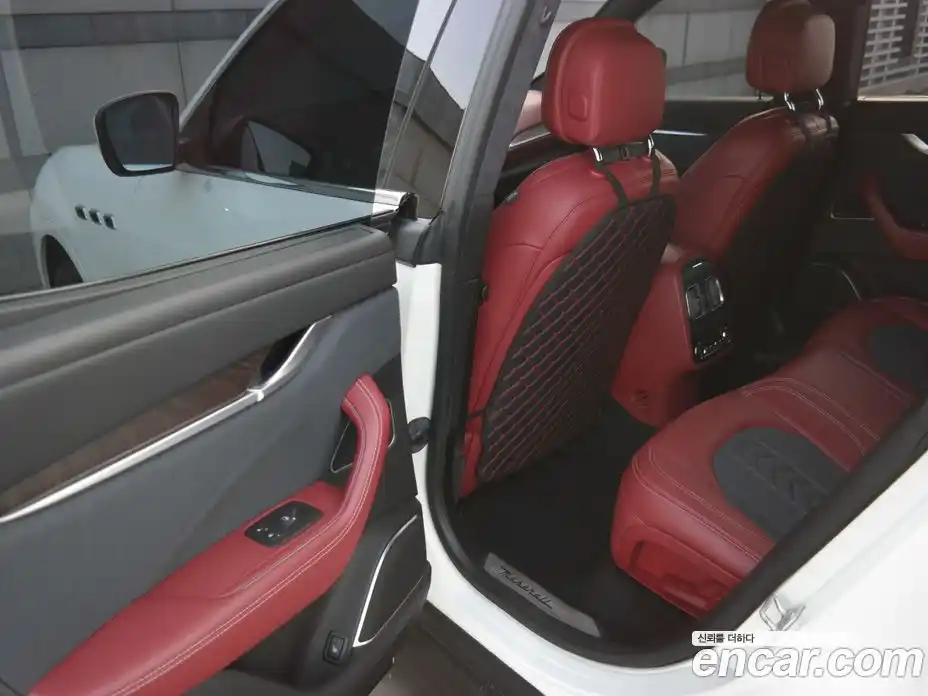 Maserati Levante 2018 3.0 гидро в Москве № 255996, фото 11