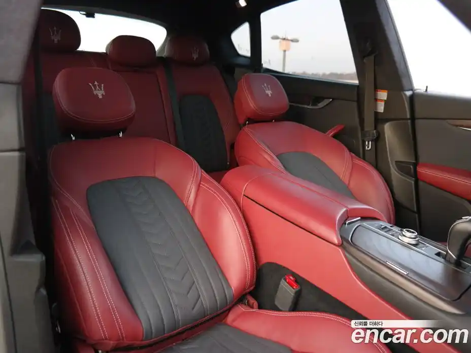 Maserati Levante 2018 3.0 гидро в Москве № 255996, фото 14