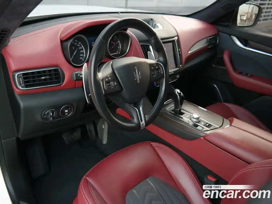 Maserati Levante 2018 3.0 гидро в Москве № 255996, фото 16