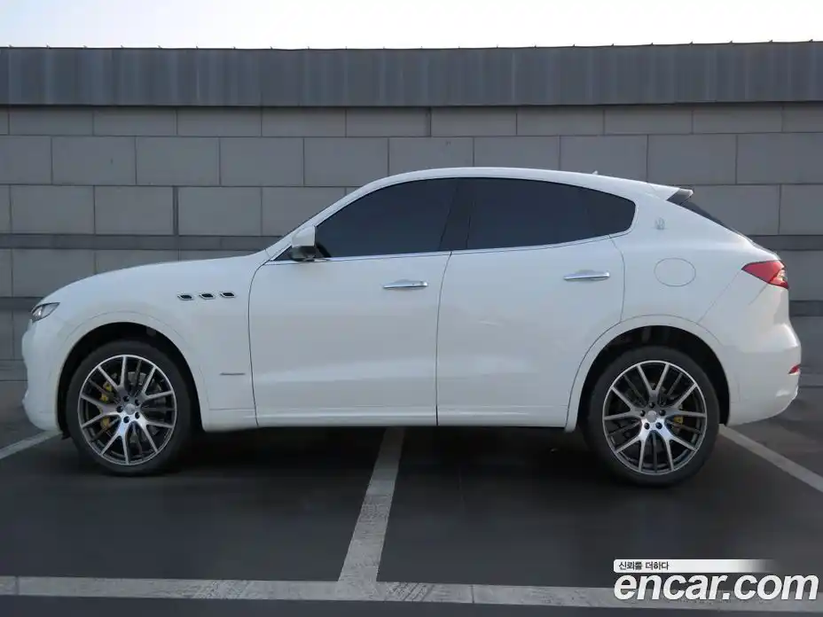Maserati Levante 2018 3.0 гидро в Москве № 255996, фото 6