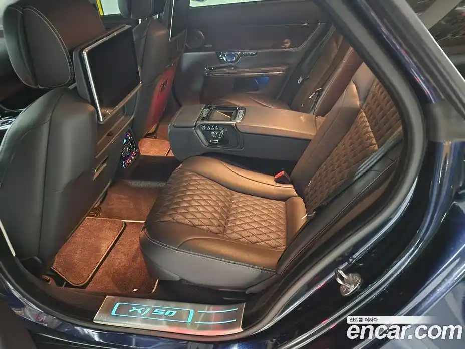 Jaguar XJ 2019 3.0 гидро в Москве № 283810, фото 12