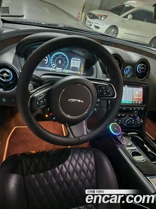 Jaguar XJ 2019 3.0 гидро в Москве № 283810, фото 8