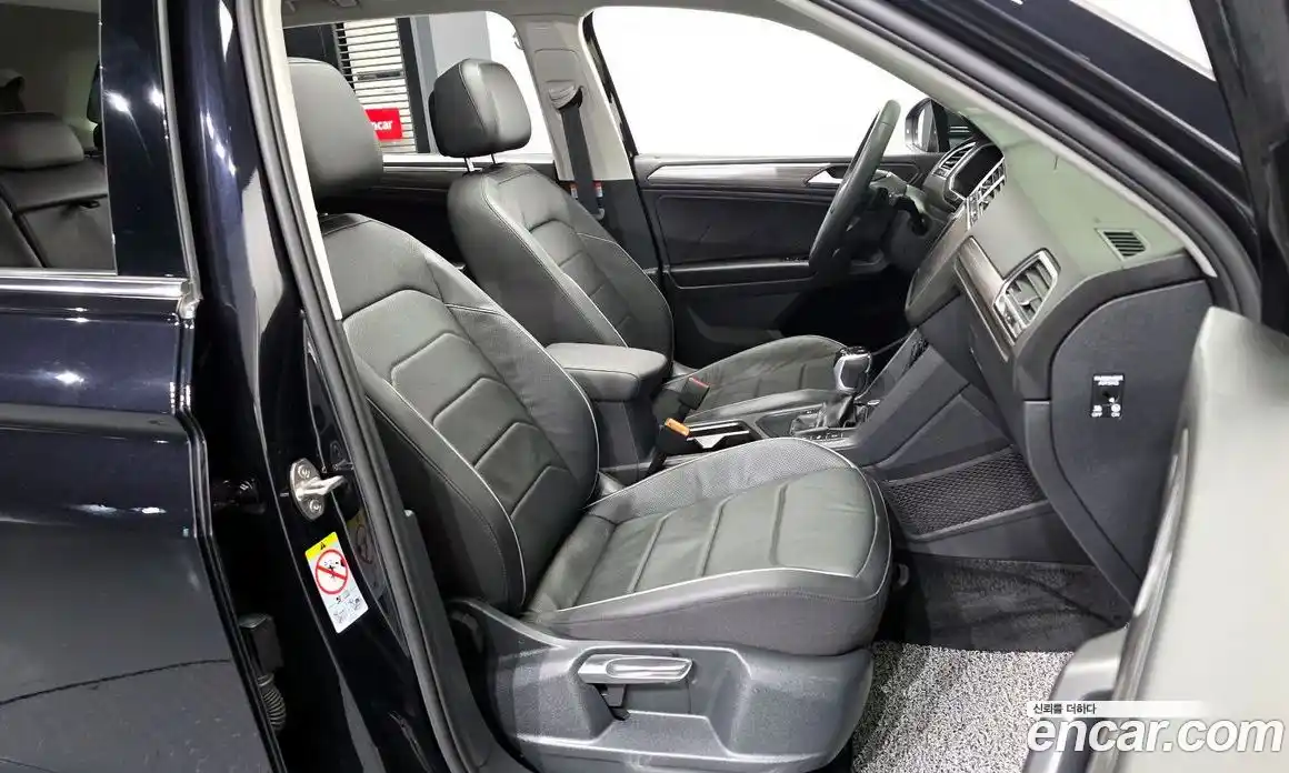 Volkswagen Tiguan 2022 2.0 гидро в Москве № 317697, фото 11