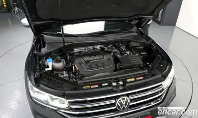 Volkswagen Tiguan 2022 2.0 гидро в Москве № 317697, миниатюра 6