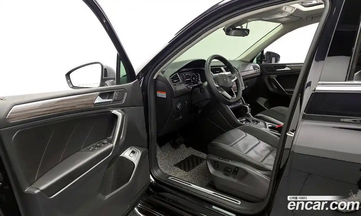 Volkswagen Tiguan 2022 2.0 гидро в Москве № 317697, фото 10