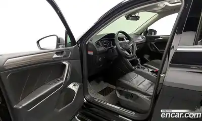 Volkswagen Tiguan 2022 2.0 гидро в Москве № 317697, миниатюра 10