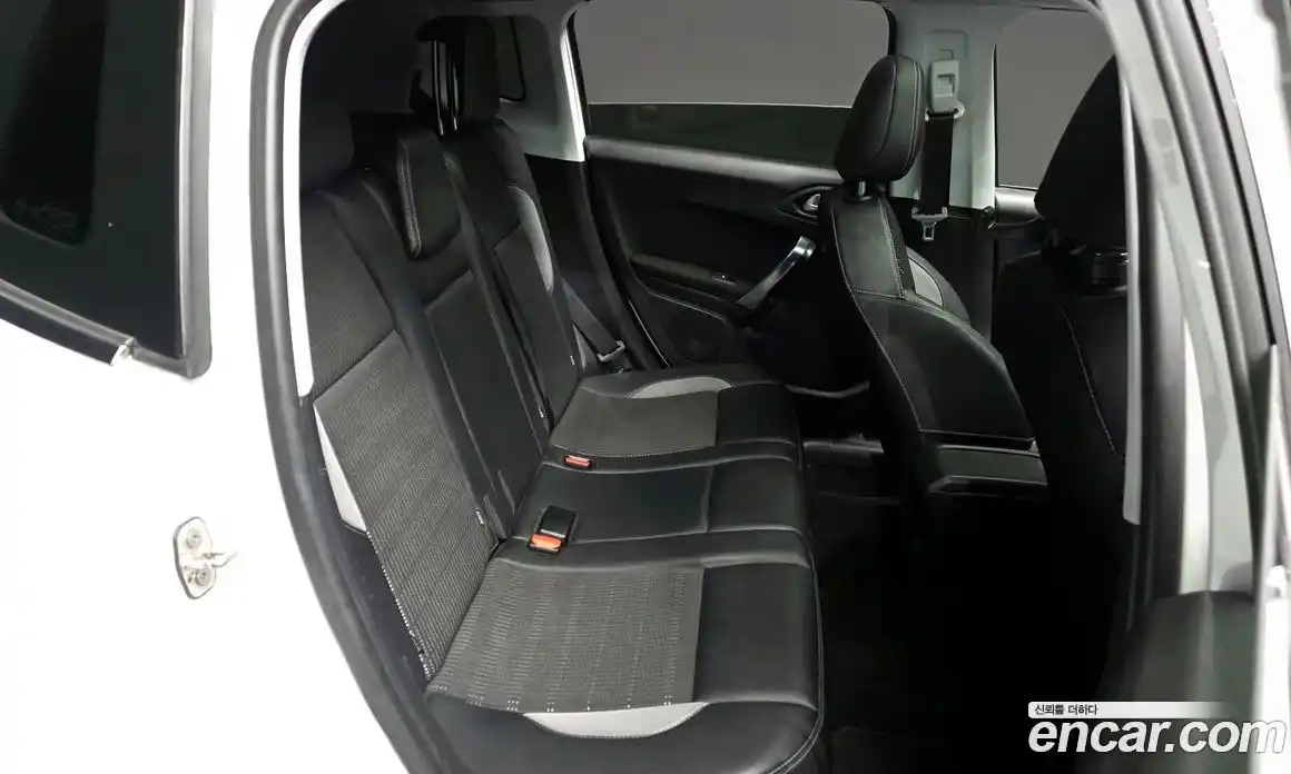 Peugeot 2008 2015 1.6 гидро в Москве № 320603, фото 12