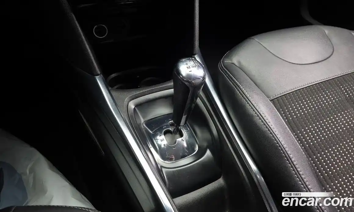 Peugeot 2008 2015 1.6 гидро в Москве № 320603, фото 9