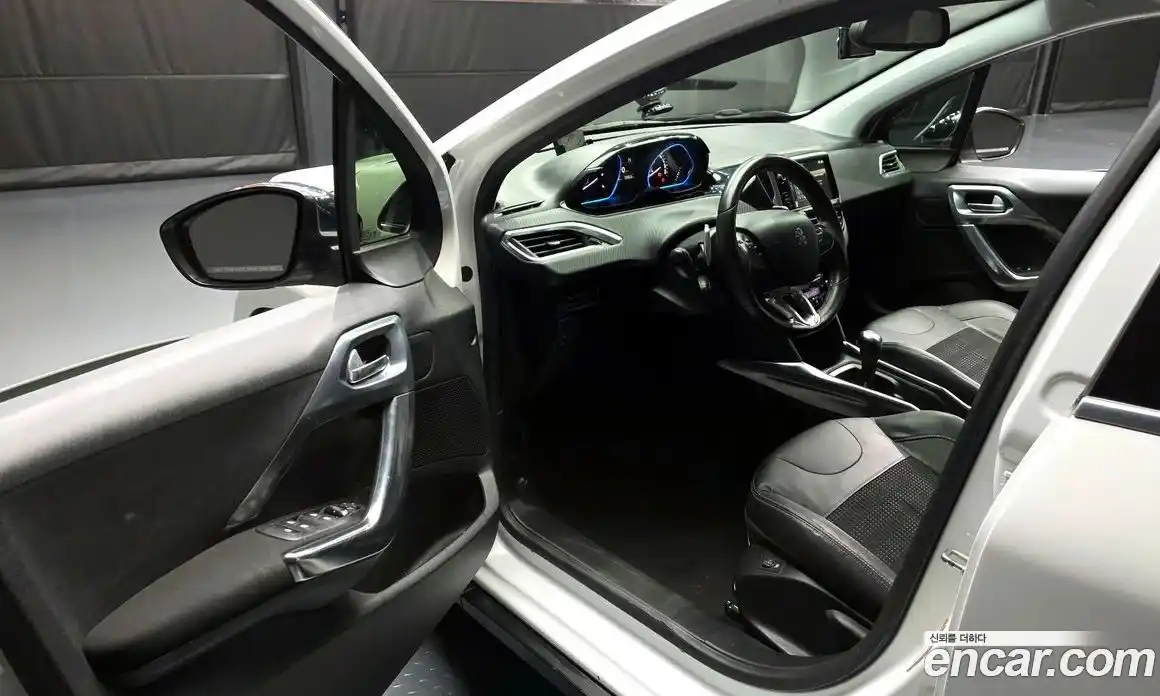 Peugeot 2008 2015 1.6 гидро в Москве № 320603, фото 10