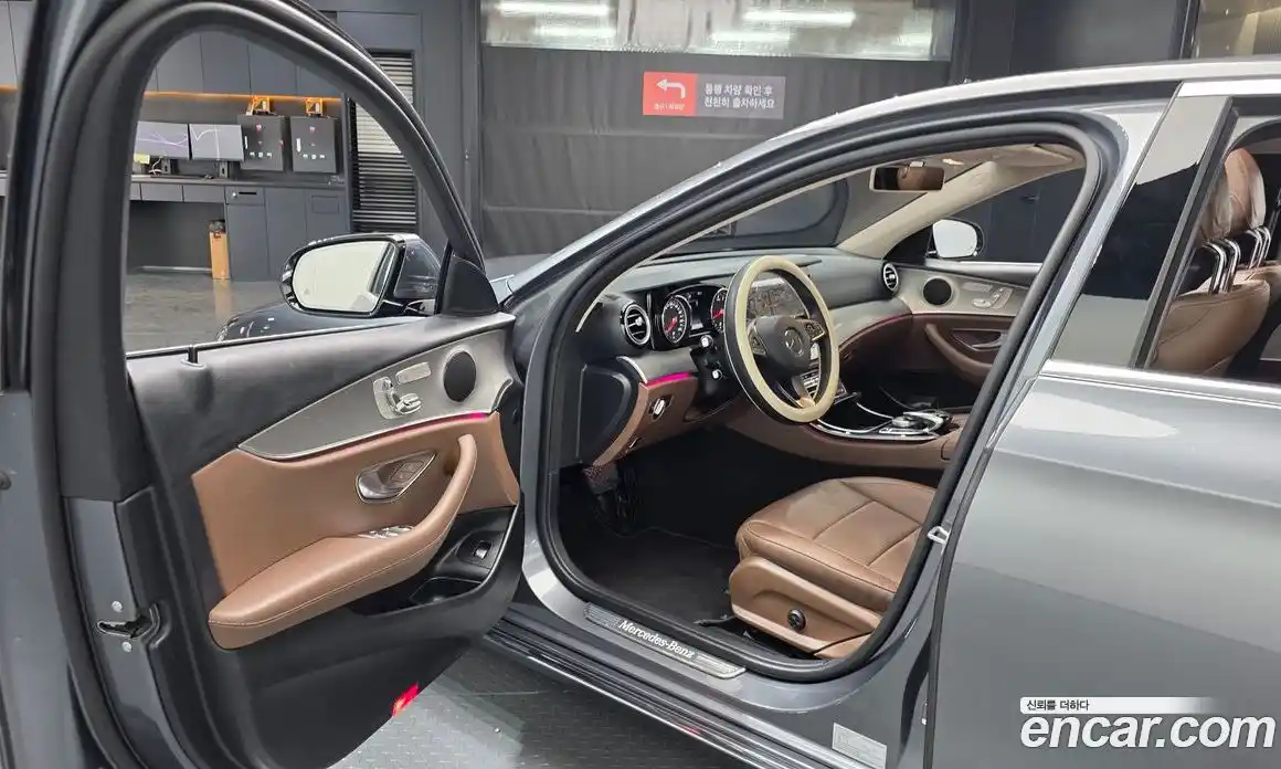 Mercedes-Benz E-Class 2018 2.0 гидро в Москве № 322303, фото 10