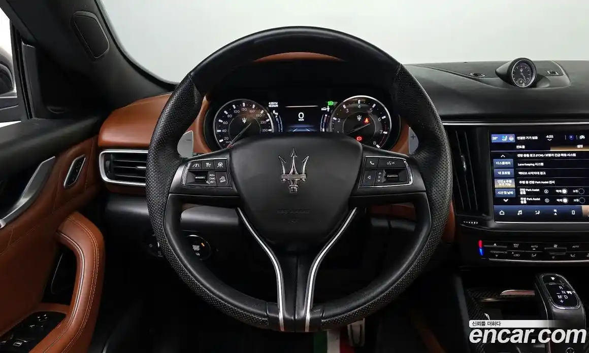 Maserati Levante 2021 3.0 гидро в Москве № 331060, фото 13