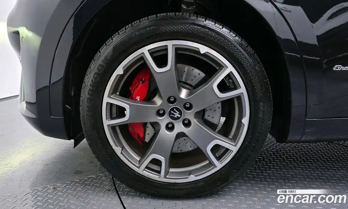 Maserati Levante 2021 3.0 гидро в Москве № 331060, фото 5