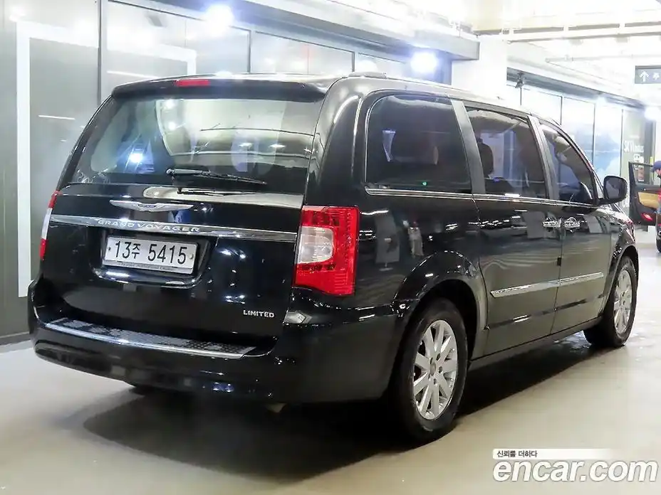 Chrysler Grand Voyager 2014 3.6 гидро в Москве № 407556, фото 5