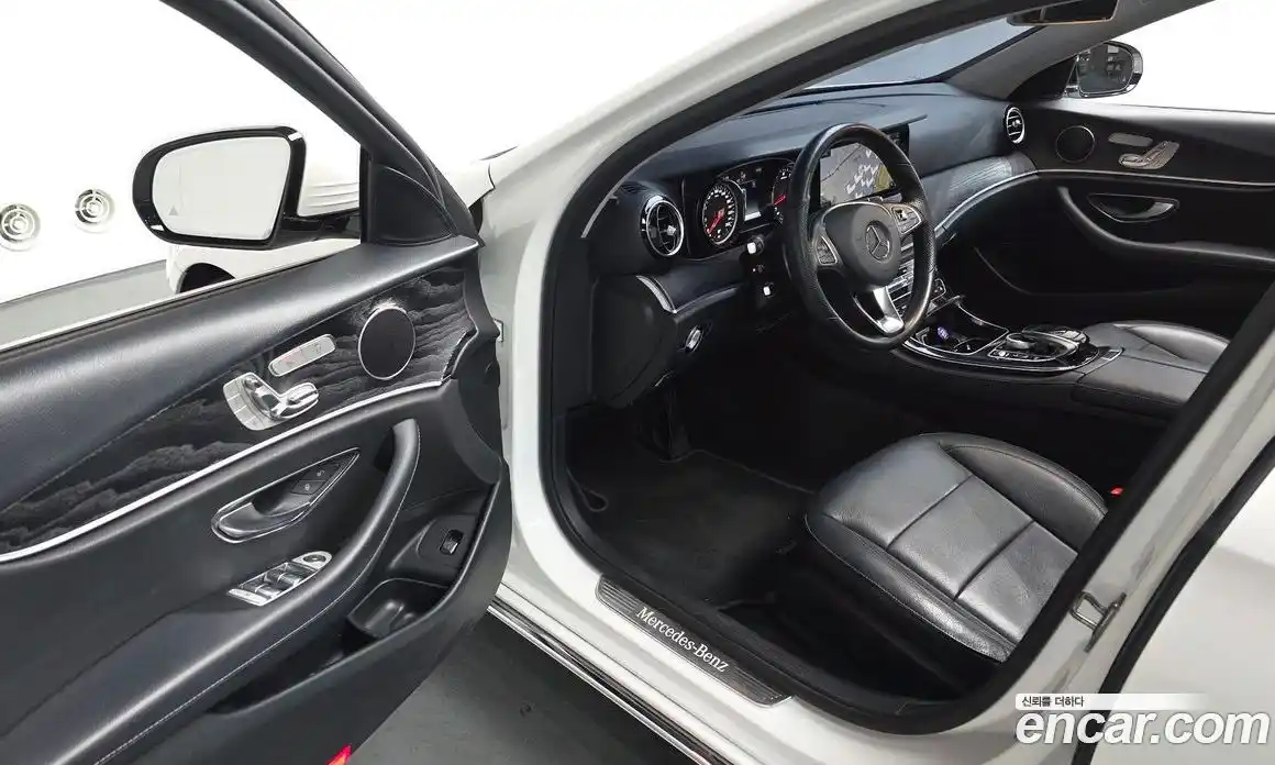 Mercedes-Benz E-Class 2017 2.0 гидро в Москве № 412530, фото 10