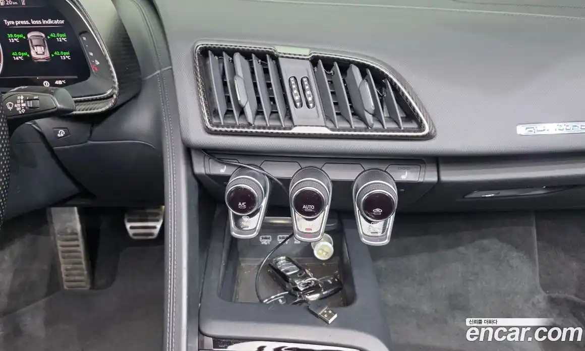 Audi R8 2017 5.2 гидро в Москве № 414233, фото 13