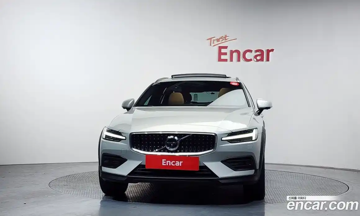 Volvo V60 2021 2.0 гидро в Москве № 544923, фото 3