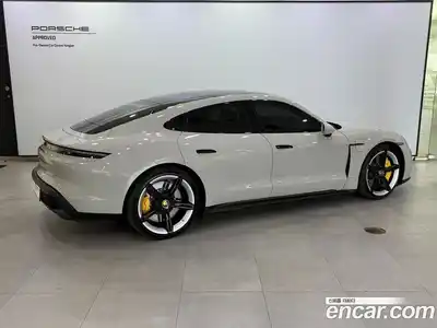 Porsche Taycan 2024 0.1 гидро в Москве № 594393, миниатюра 3