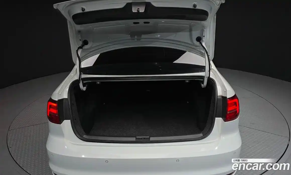 Volkswagen Jetta 2015 2.0 гидро в Москве № 629226, фото 20