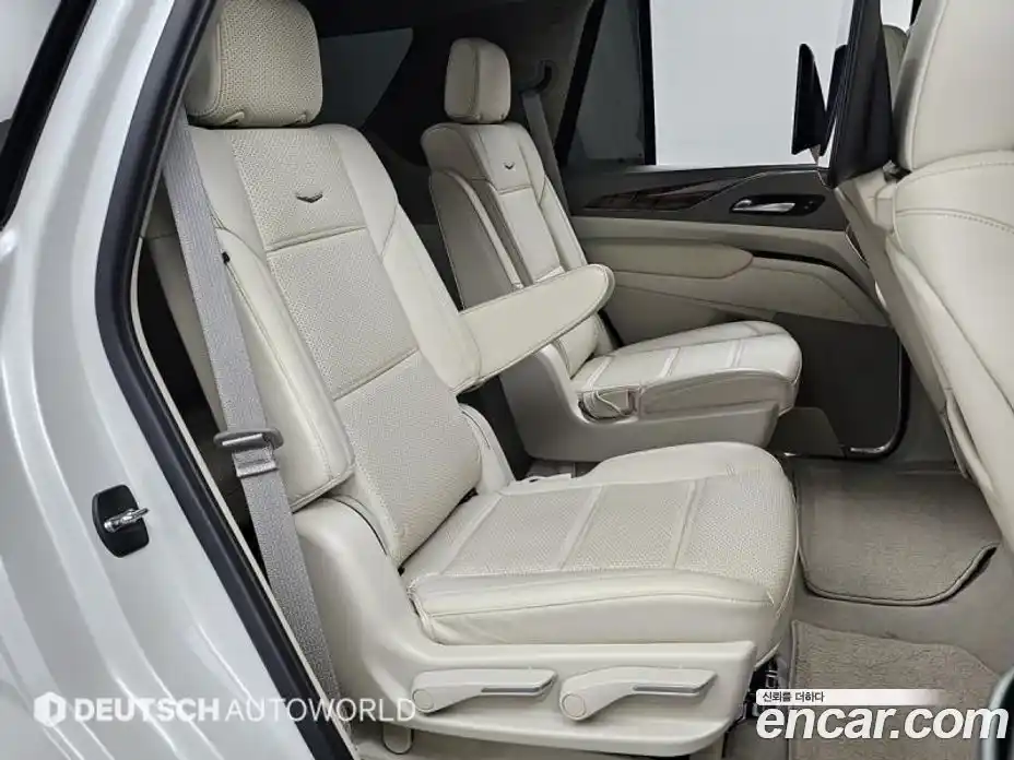 Cadillac Escalade 2023 6.2 гидро в Москве № 718165, фото 12