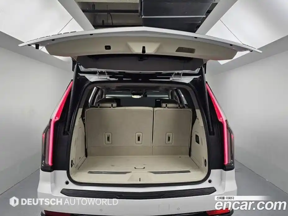 Cadillac Escalade 2023 6.2 гидро в Москве № 718165, фото 19
