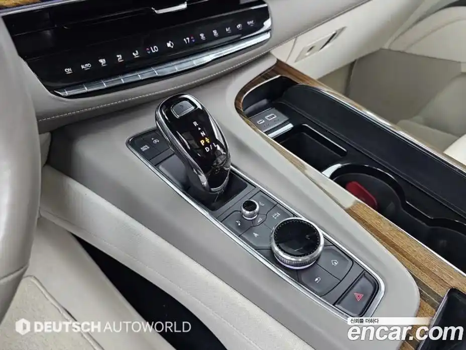 Cadillac Escalade 2023 6.2 гидро в Москве № 718165, фото 9