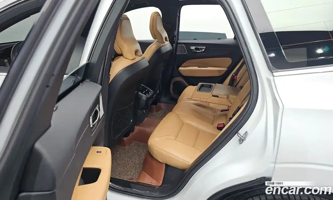 Volvo XC60 2020 2.0 гидро в Москве № 749596, фото 11