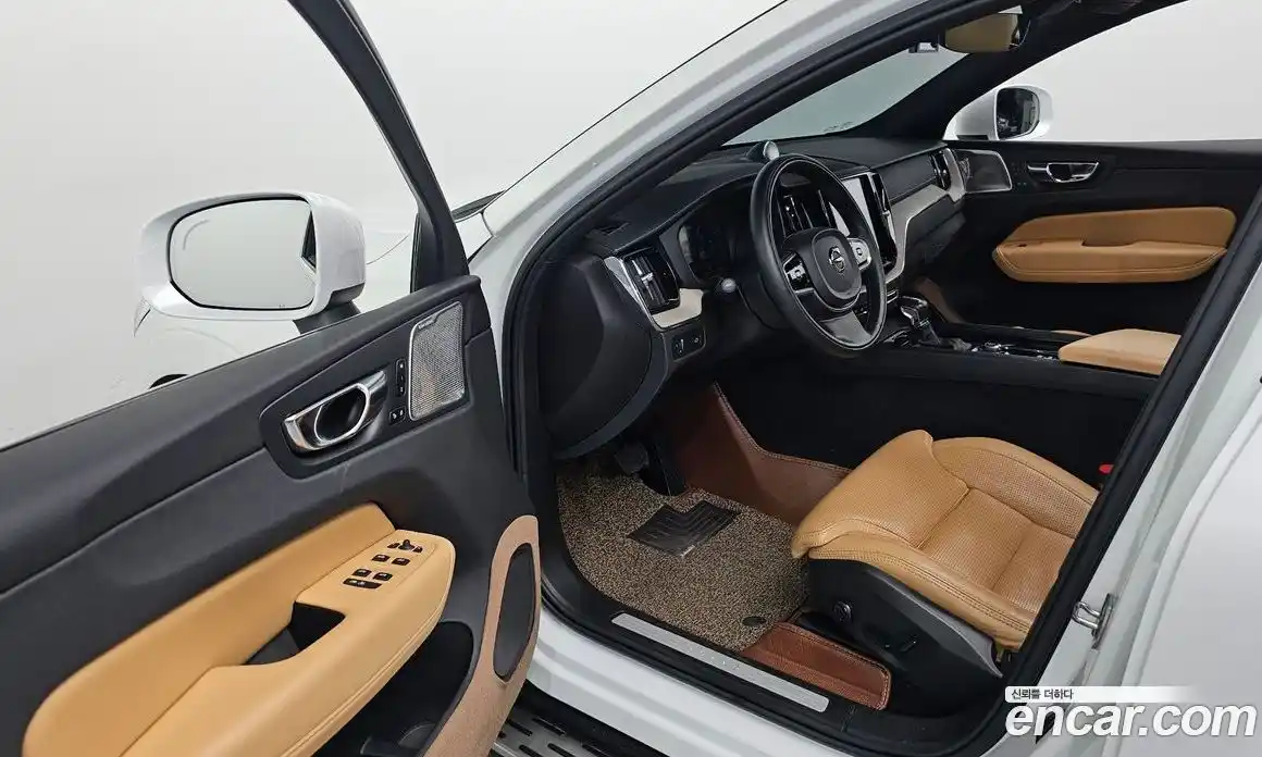 Volvo XC60 2020 2.0 гидро в Москве № 749596, фото 10