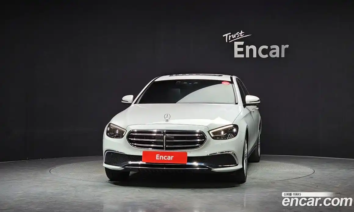Mercedes-Benz E-Class 2022 2.0 гидро, фото 3