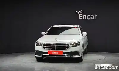 Mercedes-Benz E-Class 2022 2.0 гидро, миниатюра 3
